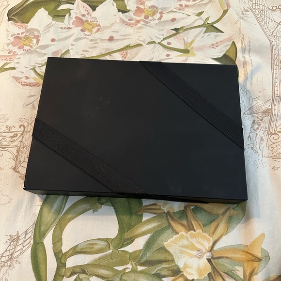 Set of two Stephanie Gottlieb Jewelry Boxes - Picture 3 of 6